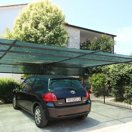 Tamara, Little With Bed, Bathroom, Air Conditiong, Wifi, Parking