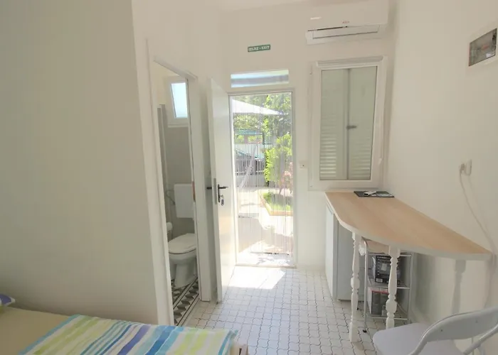 Konukevi Tamara, Little With Bed, Bathroom, Air Conditiong, Wifi, Parking