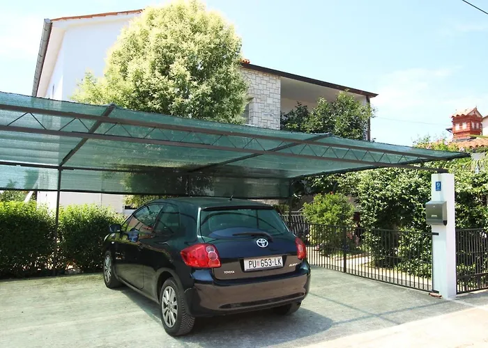Tamara, Little With Bed, Bathroom, Air Conditiong, Wifi, Parking