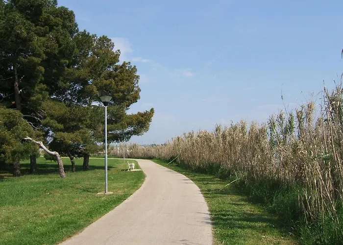 Tamara, Little With Bed, Bathroom, Air Conditiong, Wifi, Parking Konukevi Novigrad Istria